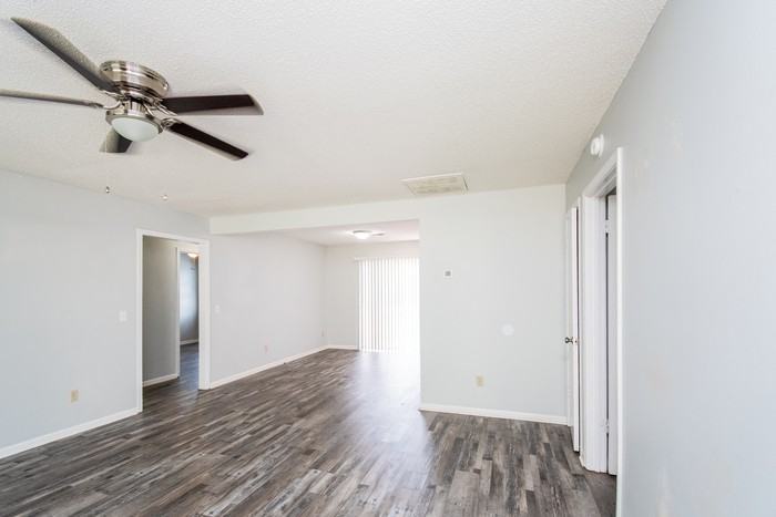 241 Braewick Rd - Photo 2 of 10