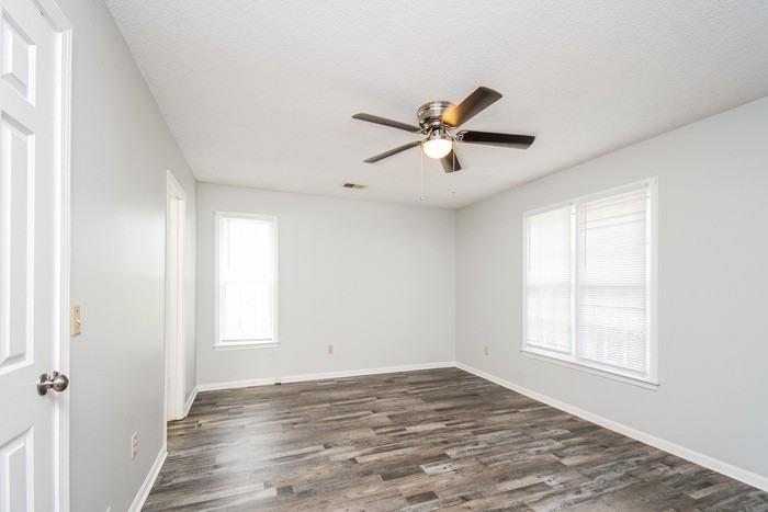 241 Braewick Rd - Photo 6 of 10