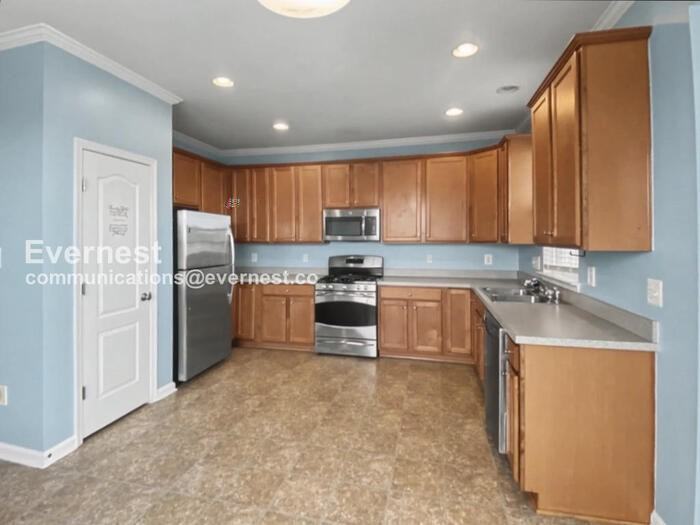 129 Macon Dr - Photo 2 of 26