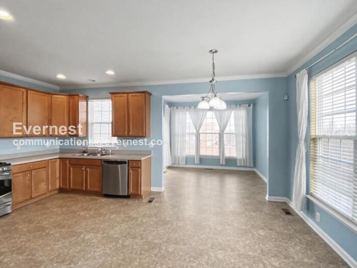 129 Macon Dr - Photo 4 of 26