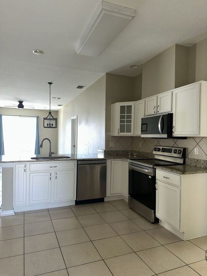 30513 Latourette Dr - Photo 2 of 26