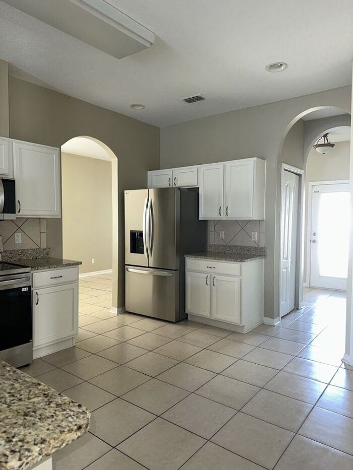 30513 Latourette Dr - Photo 3 of 26