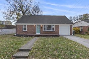 featured image of 702 Della Dr #1