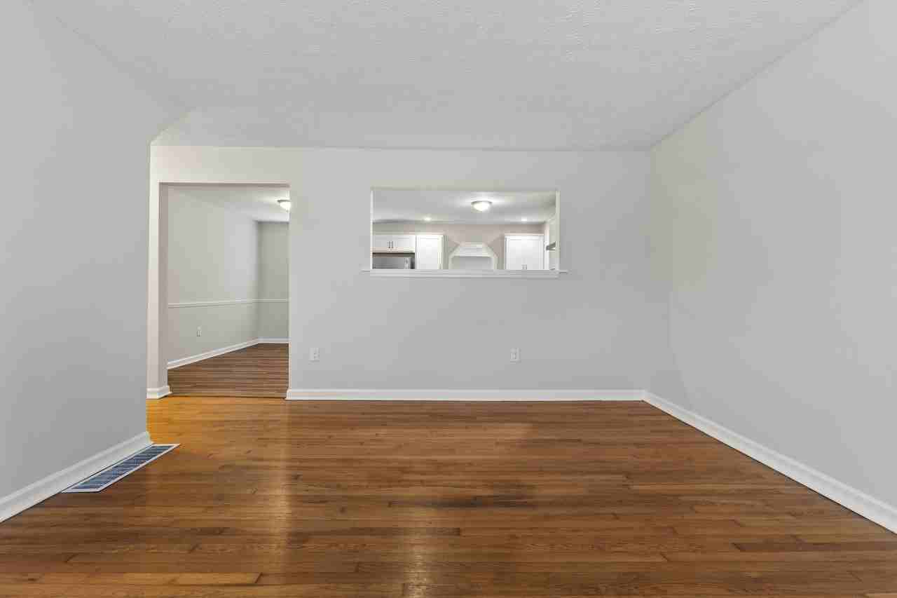 702 Della Dr #1 - Photo 4 of 34