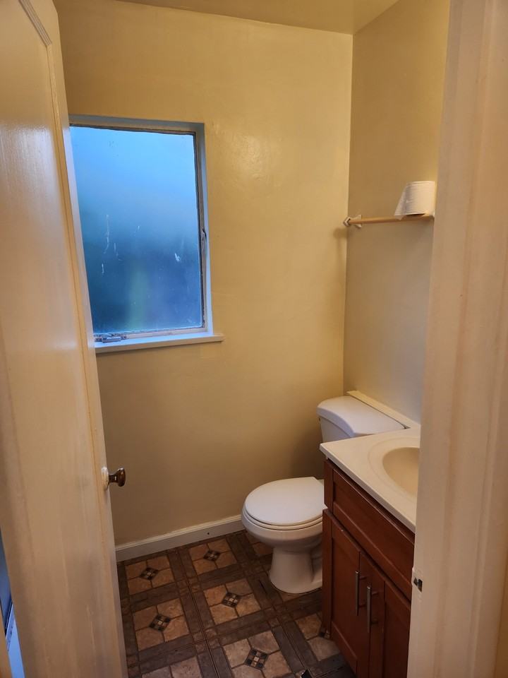 Fourplex - Photo 4 of 11