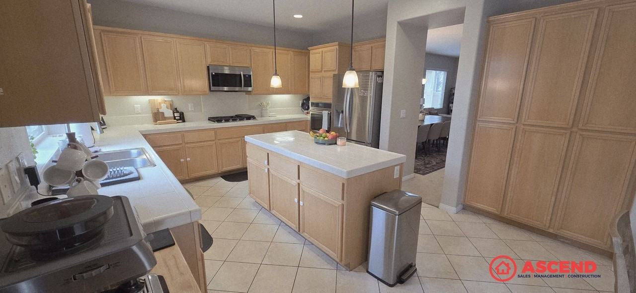 10003 Titanium St - Photo 5 of 8