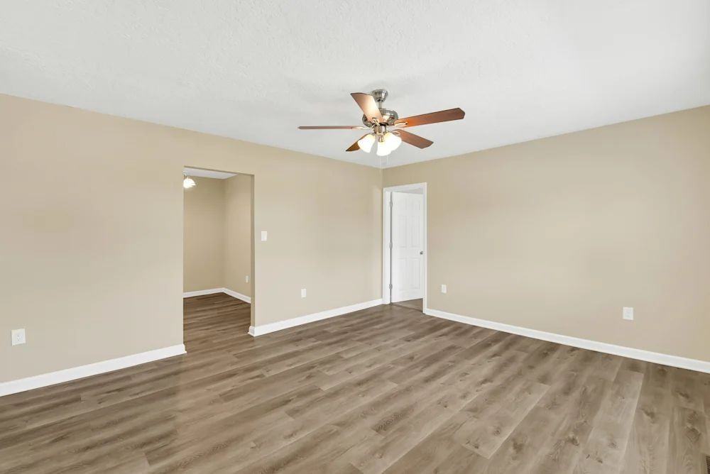 7328 South 16th Drive #NA - Photo 3 of 5