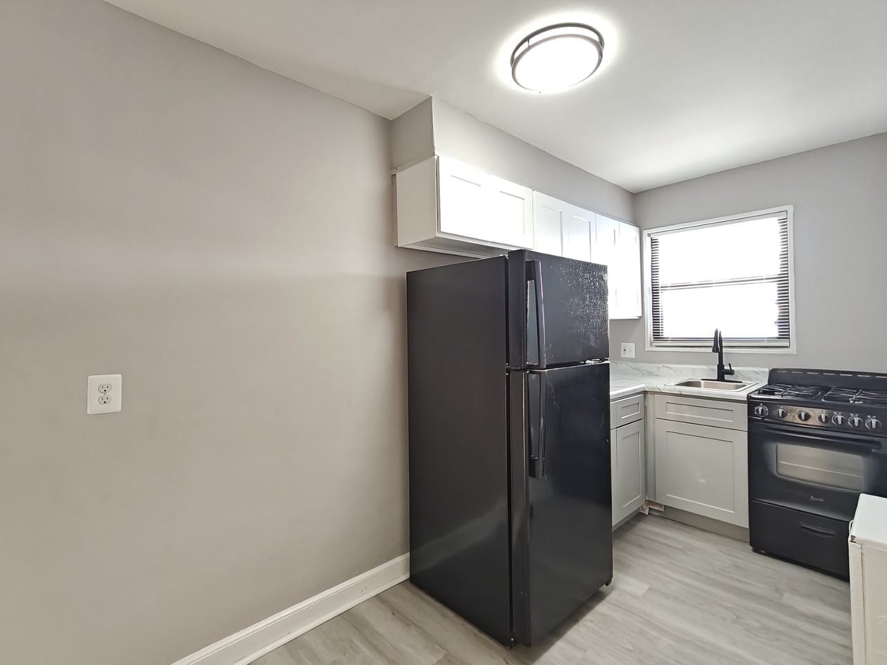 125 Forest Ave #4D - Photo 2 of 6