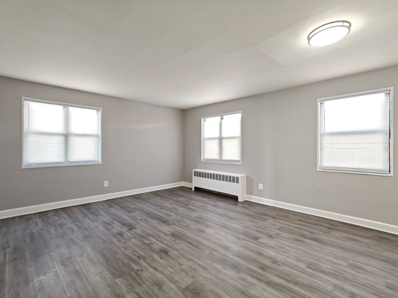 125 Forest Ave #4D - Photo 4 of 6