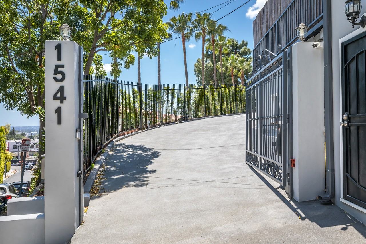 1541 Selma Dr #NA - Photo 3 of 50