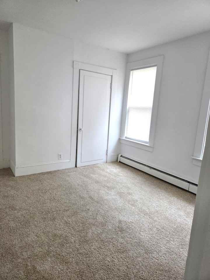 37 Belknap St #3 - Photo 7 of 10