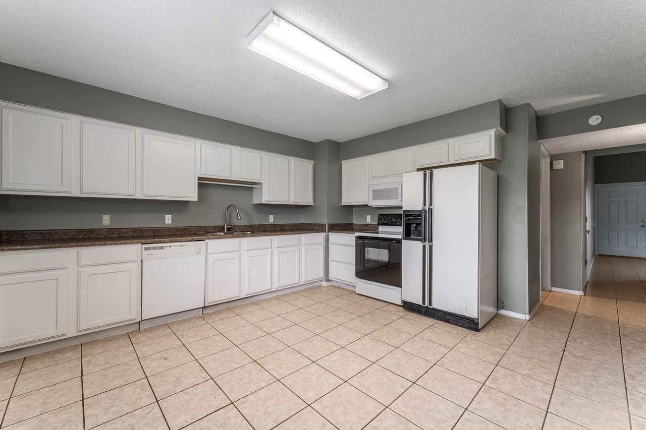 W Olrich St - Photo 4 of 15