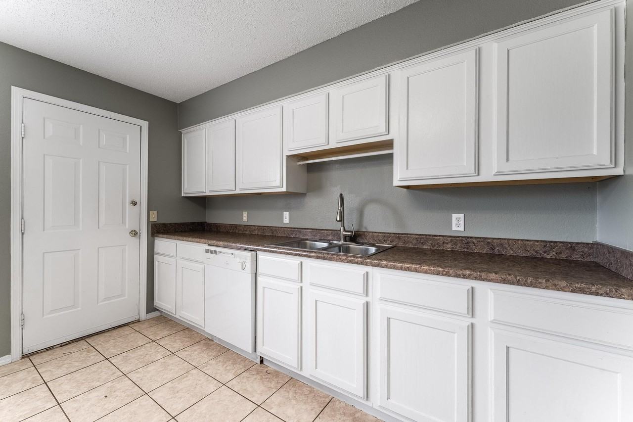 W Olrich St - Photo 6 of 15