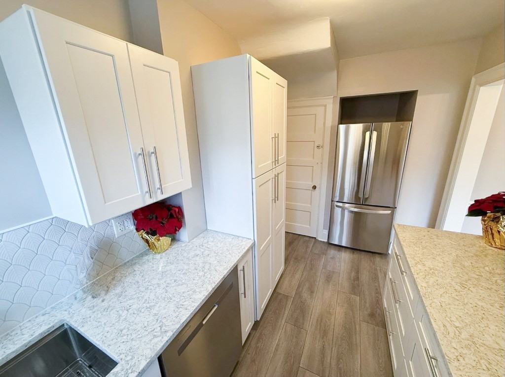 3919 Beech St #3919 - Photo 4 of 20