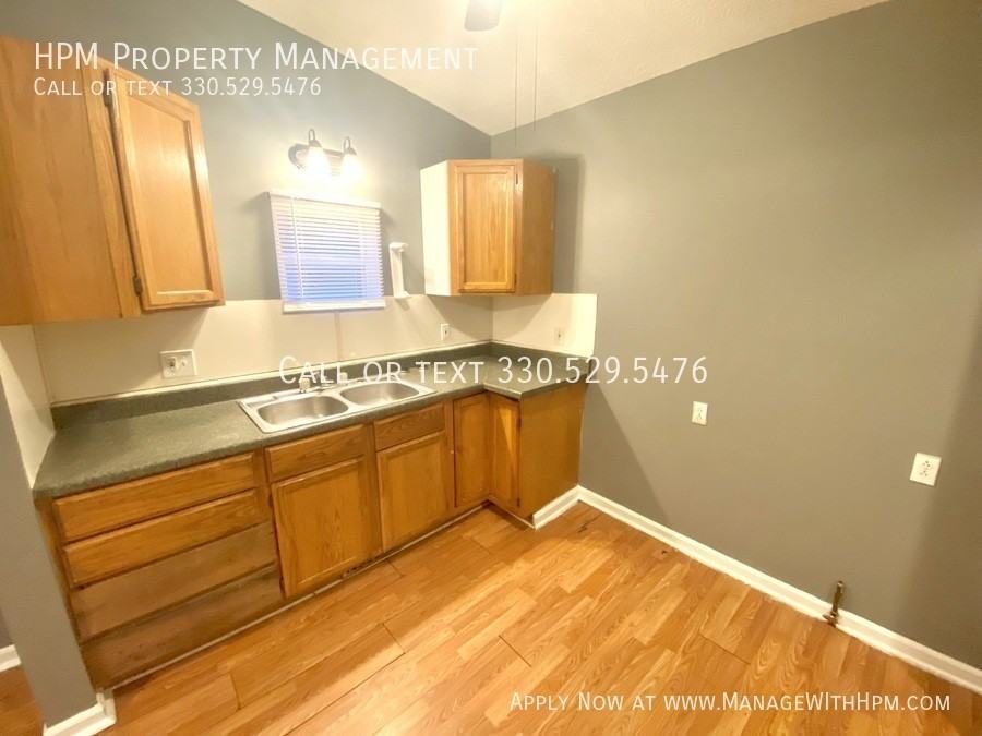 1631 Bryan Ave Sw #NA - Photo 5 of 16