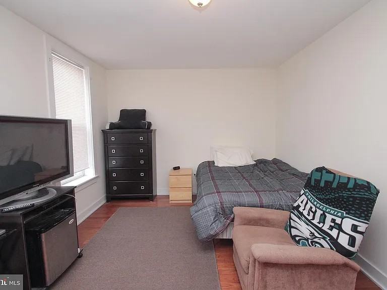 1615 N Bouvier St #5 - Photo 6 of 15