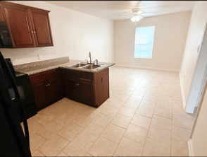 1712 Ridgefield Ave #A - Photo 2 of 7