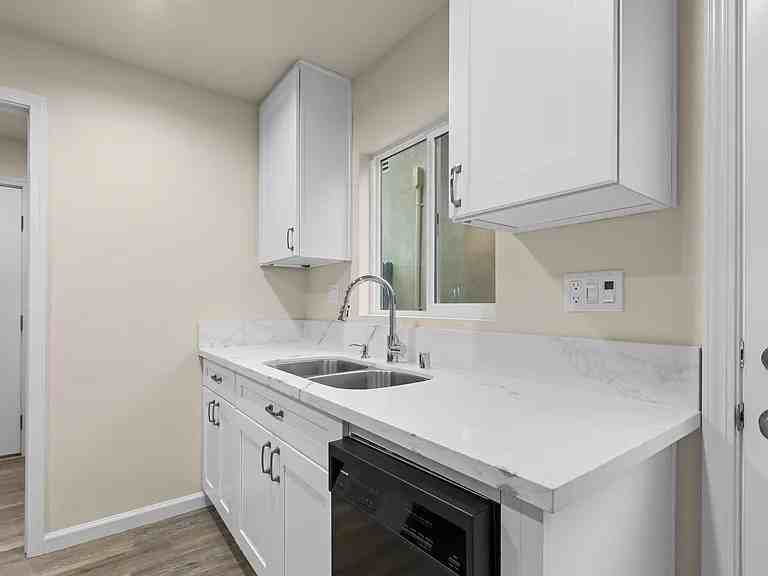 1032 Pendegast St #NA - Photo 2 of 11