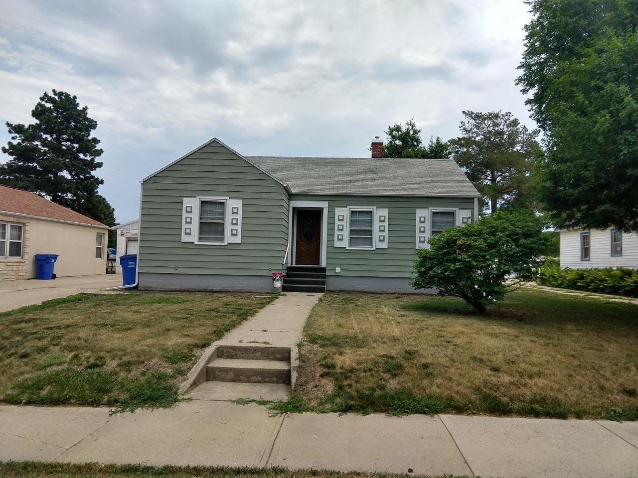 24 S Pine St - Photo 2 of 11