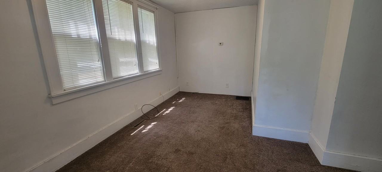 706 Lewis St - Photo 5 of 11