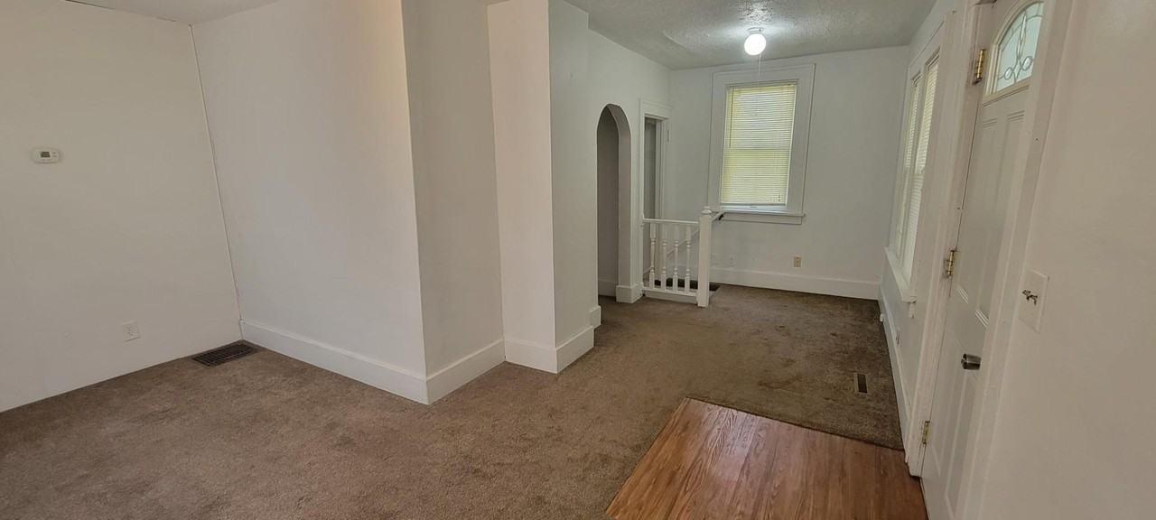 706 Lewis St - Photo 7 of 11