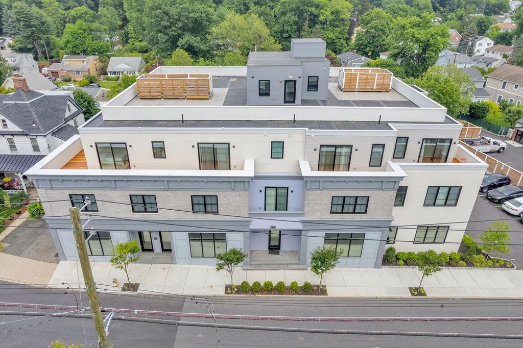 185 Ashford Ave - Photo 3 of 6