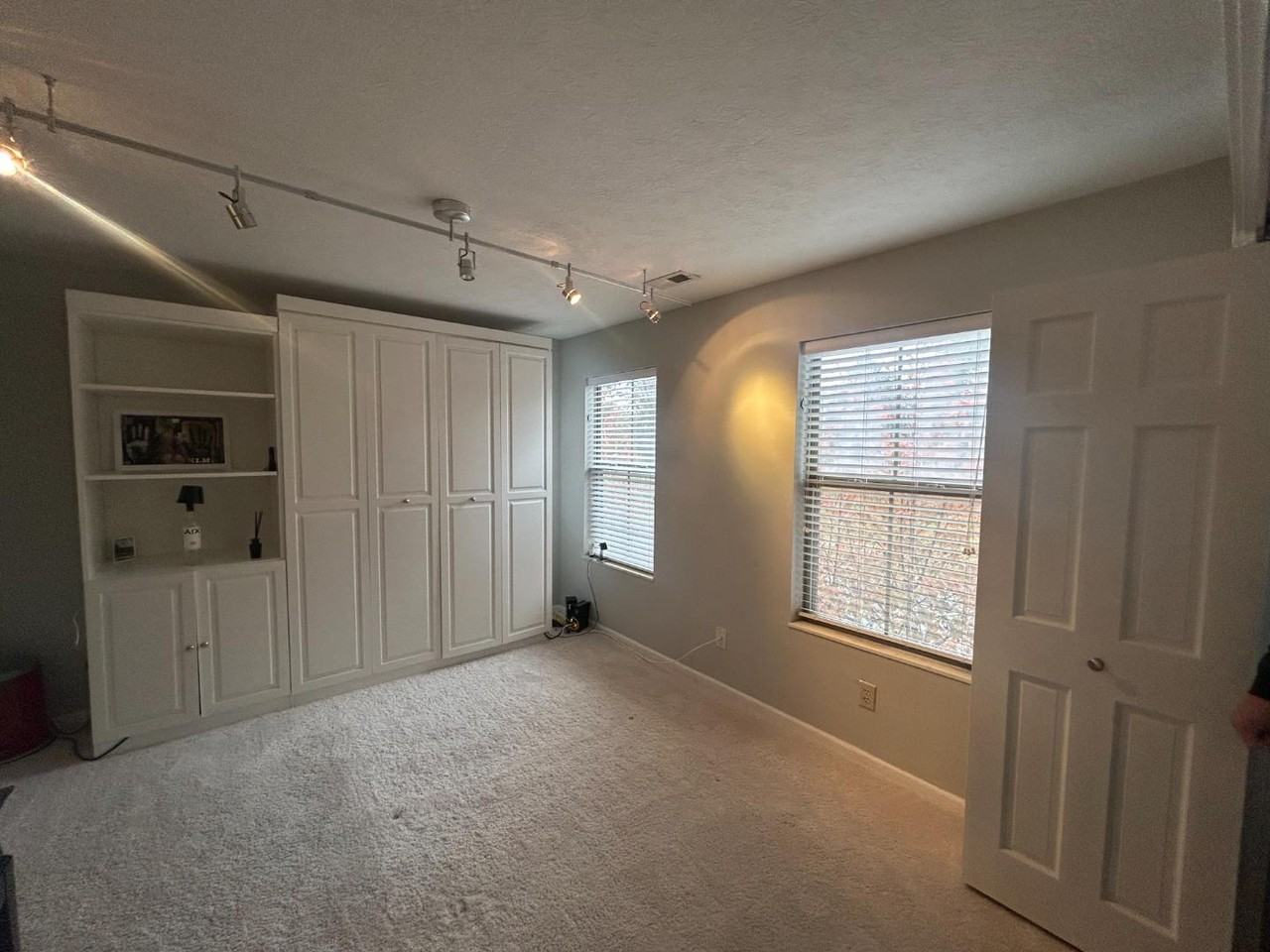 Victorian Gate Condos - Photo 7 of 9