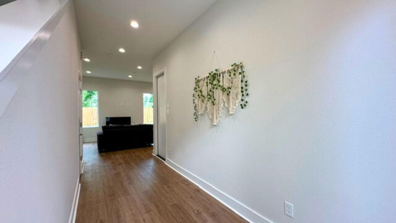 835 Dorchester St - Photo 5 of 20