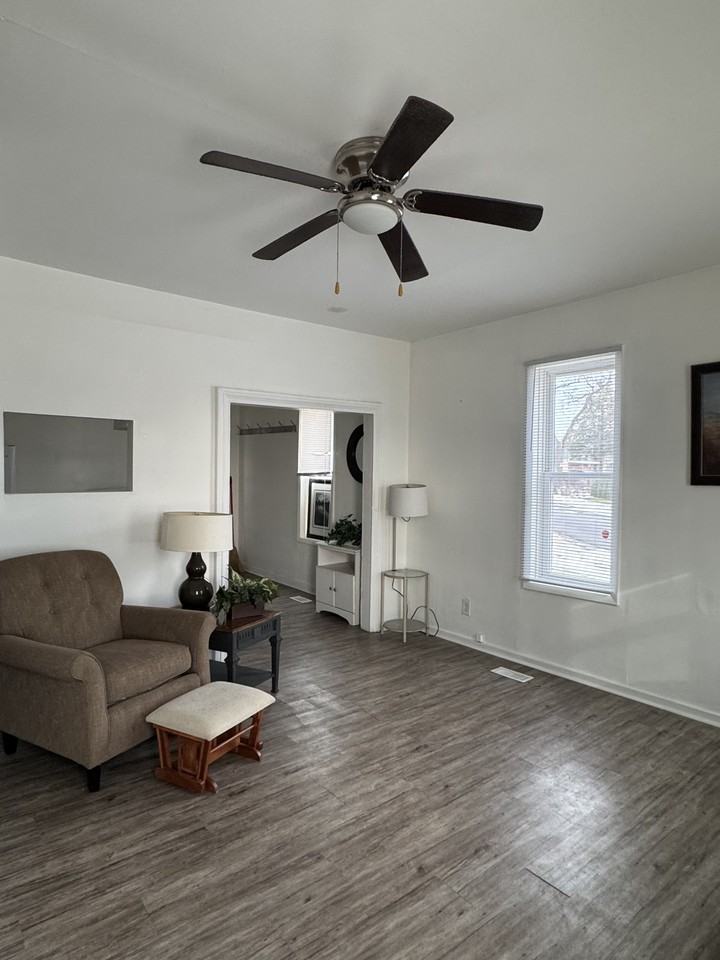 220 Houston Ave #220 - Photo 6 of 10