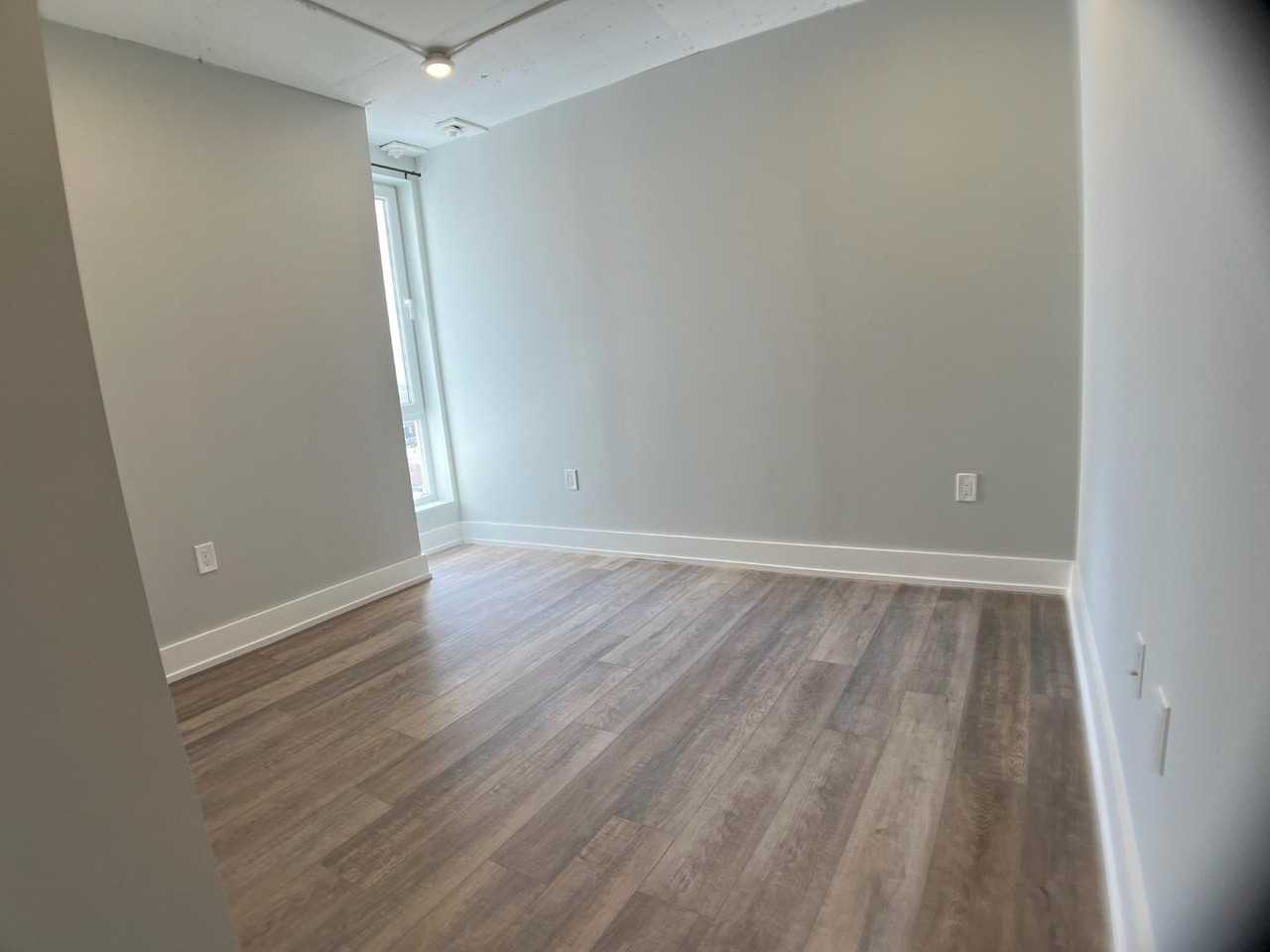 918 N Broad St - Photo 6 of 16