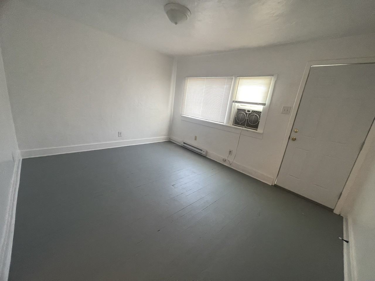 212 Cornell Dr Se #B - Photo 2 of 7