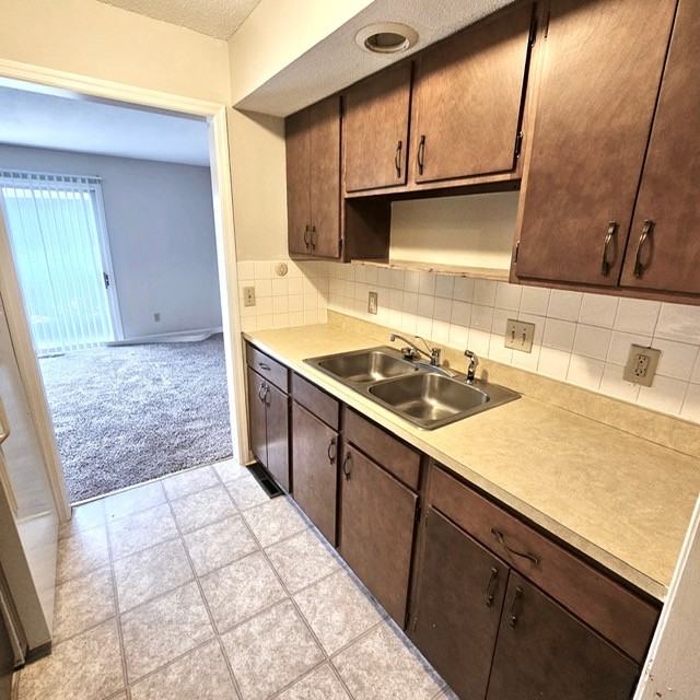 906 E Harding Dr #104 - Photo 7 of 17