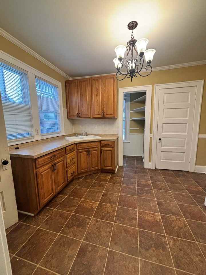 1810 Hutchins Ave #1 - Photo 5 of 8