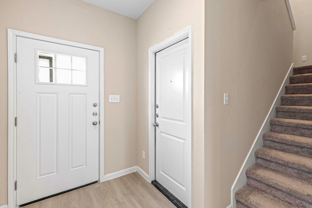 2815 Armaan Way - Photo 5 of 28