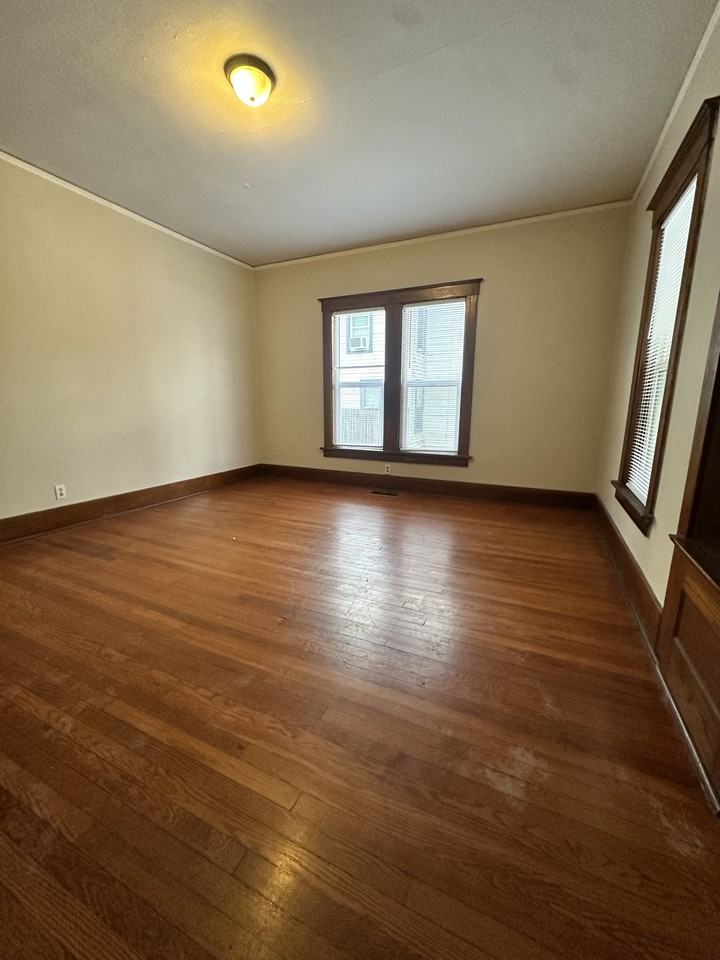 517 S 4th St #1 - Photo 4 of 13