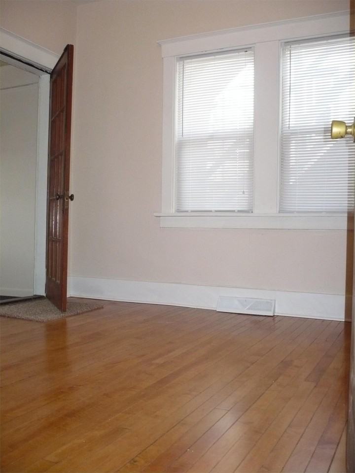 517 S 4th St #1 - Photo 6 of 13