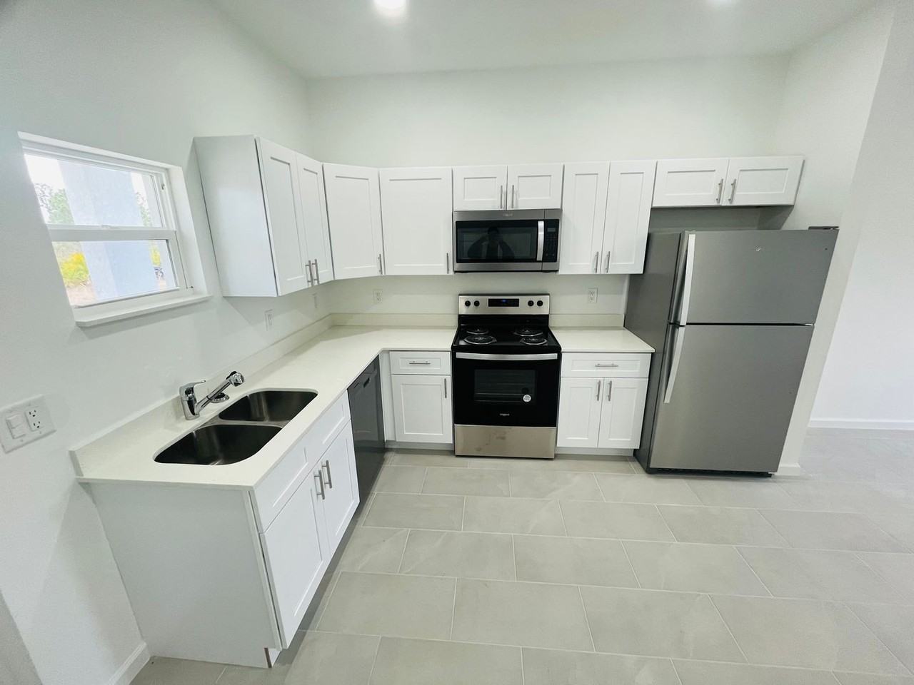 2511 53rd St Sw - Photo 7 of 17