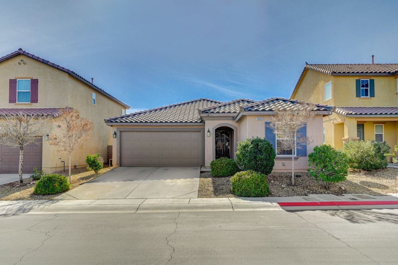 5593 Markley Ave - Photo 3 of 35