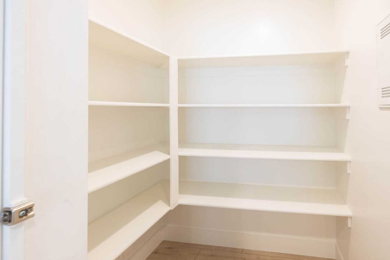 434 S 3rd W - Photo 7 of 28