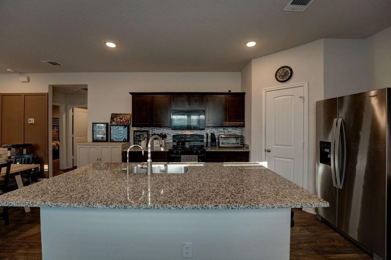 153 Roanwood Dr - Photo 7 of 15