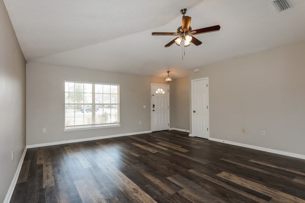 6266 Rolling Tree Ct - Photo 4 of 16