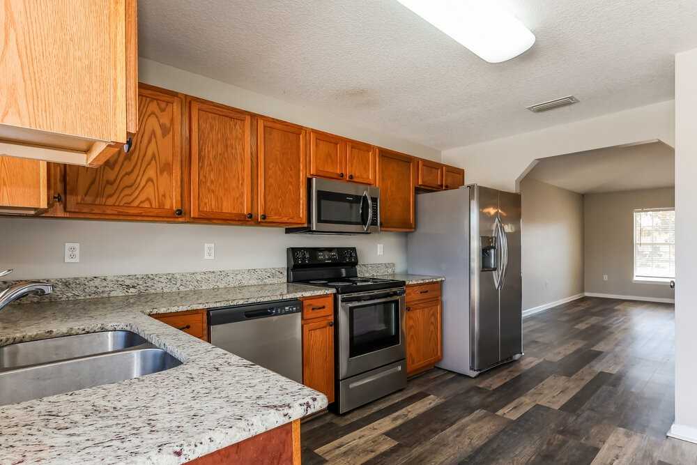 6266 Rolling Tree Ct - Photo 6 of 16