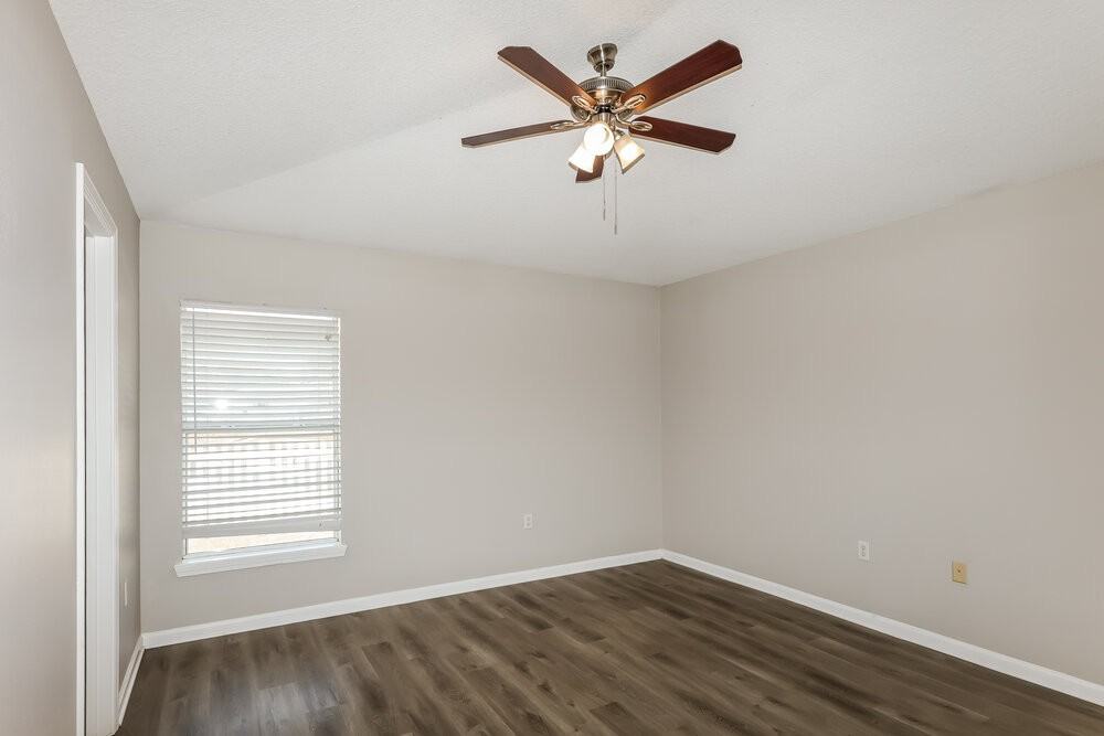 6266 Rolling Tree Ct - Photo 7 of 16