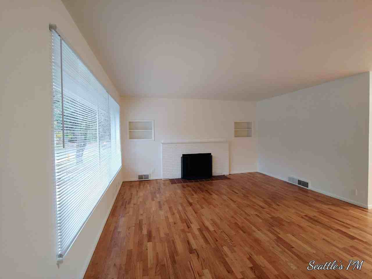 16532 Beach Dr Ne - Photo 3 of 29