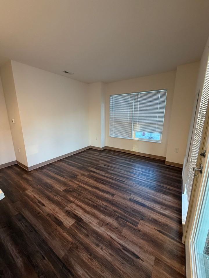 Gateway Lofts IV - Photo 6 of 8