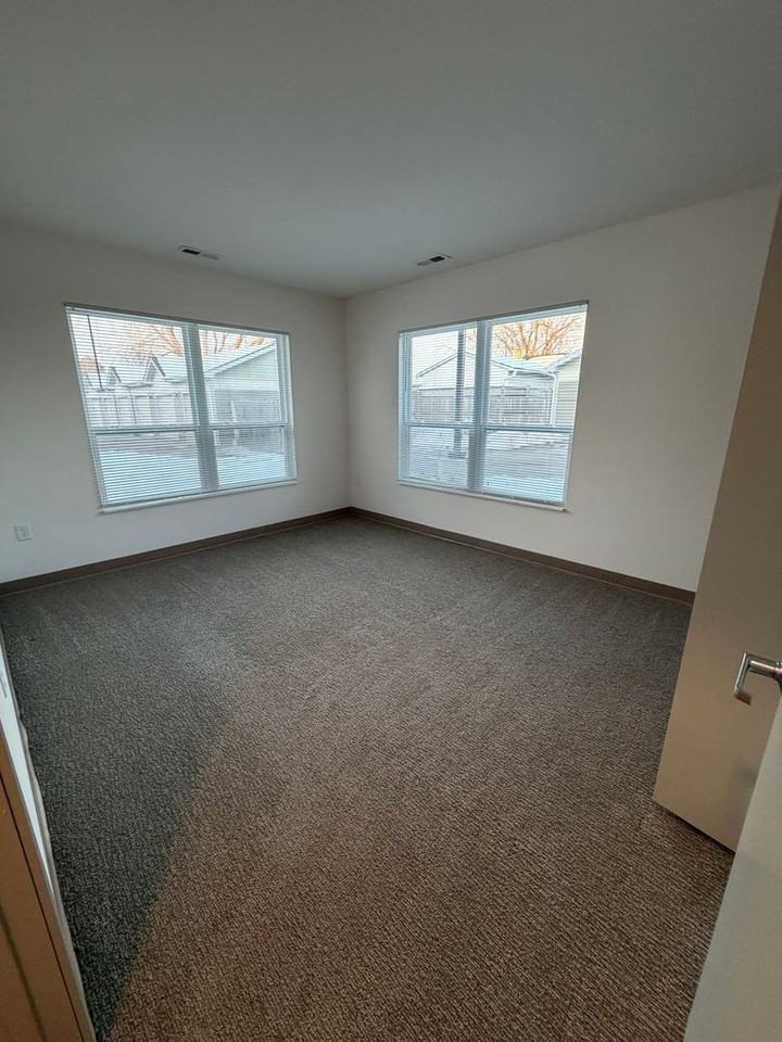 Gateway Lofts IV - Photo 7 of 8