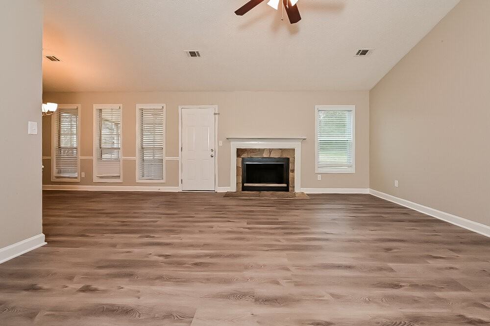 5815 Mistyview Dr - Photo 3 of 16