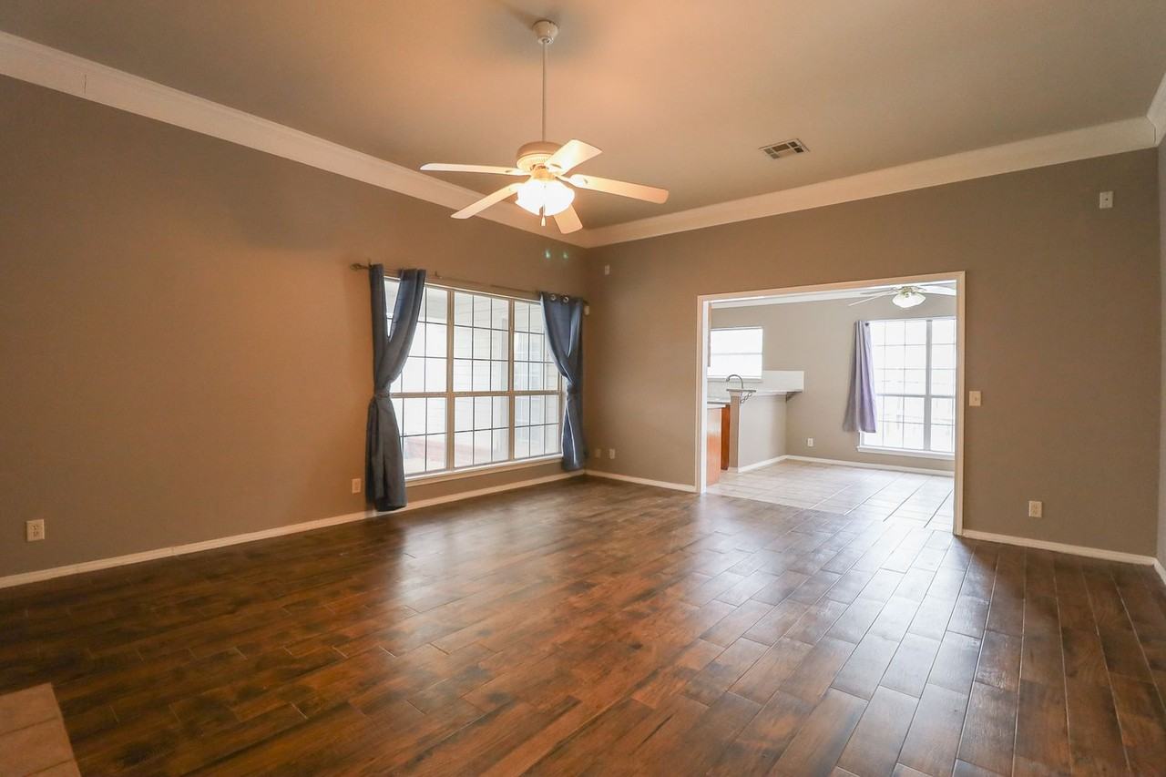 11720 S Fir Ave - Photo 4 of 29