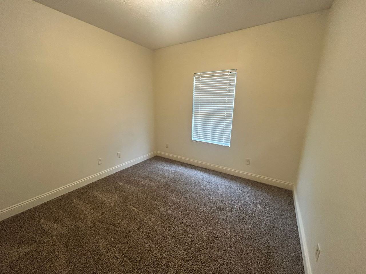 8522 Freese Rd - Photo 3 of 10