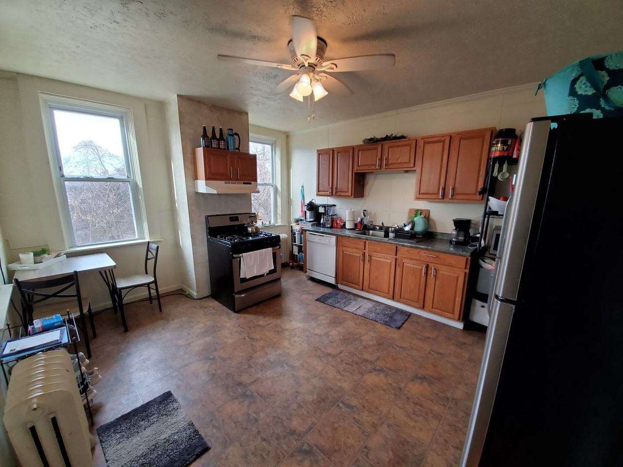 78 Greenbush St - Photo 5 of 17